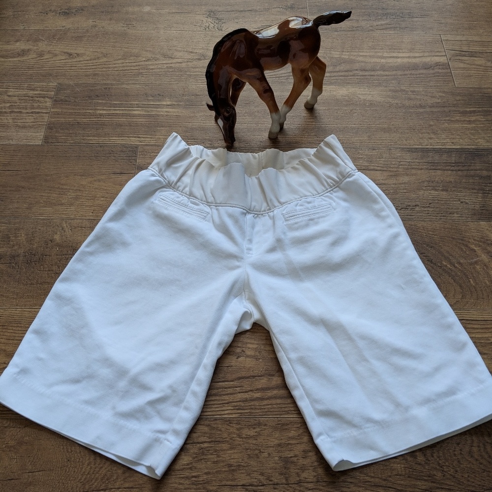Gap Maternity shorts white with demi panel size 4